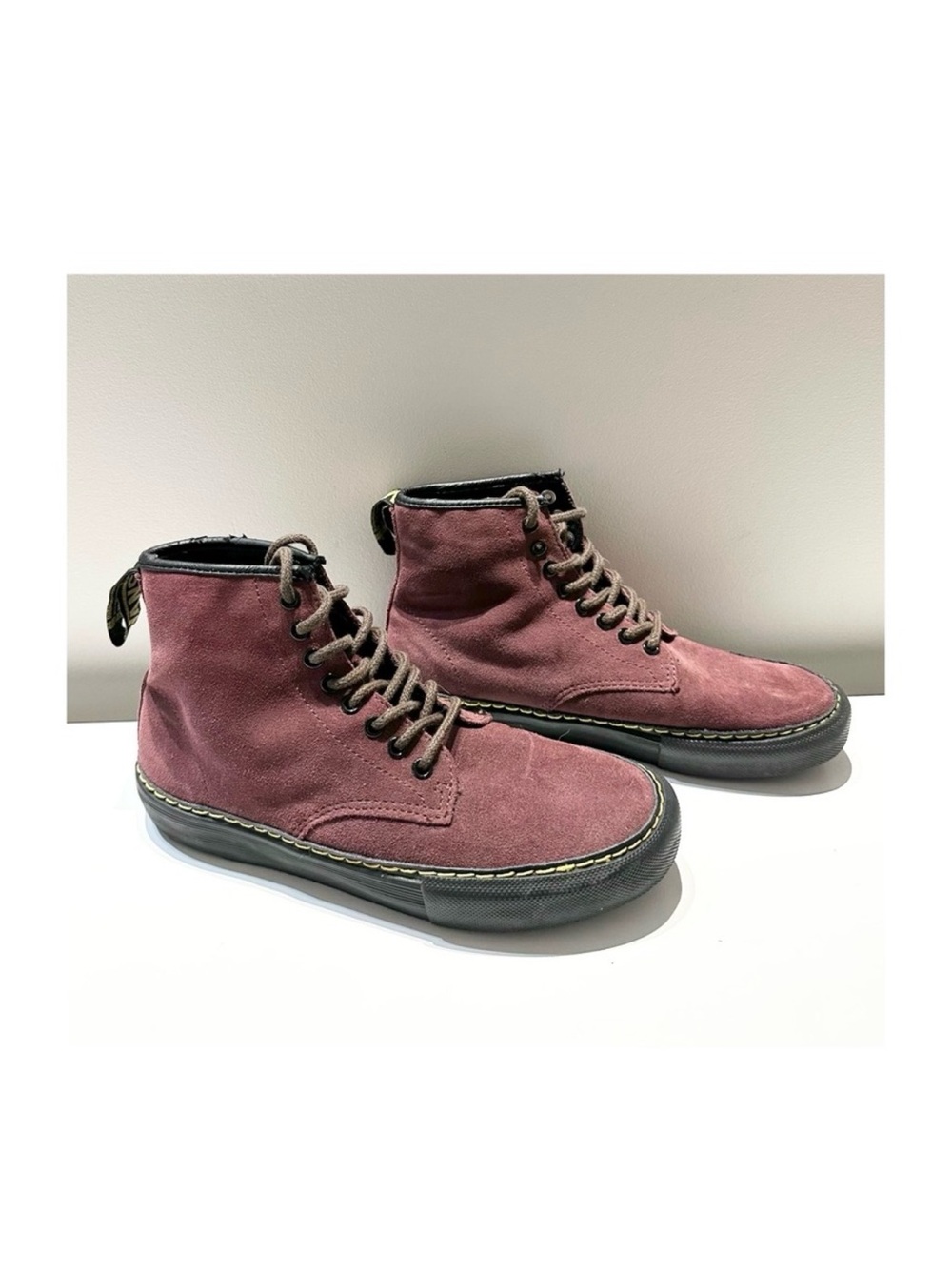 Vans Chukka Boots in Burgundy Suede